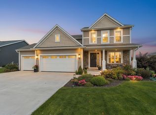 660 Spur Rd, Slinger, WI 53086