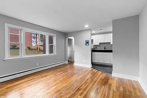 26 Golden Hill St Photo 1