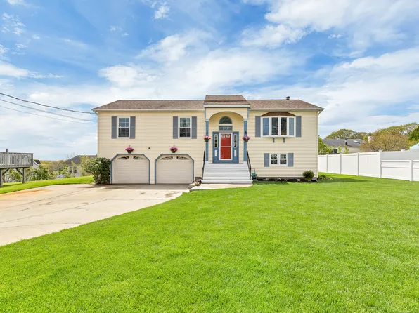 29 Washington Drive, Groton, CT 06340