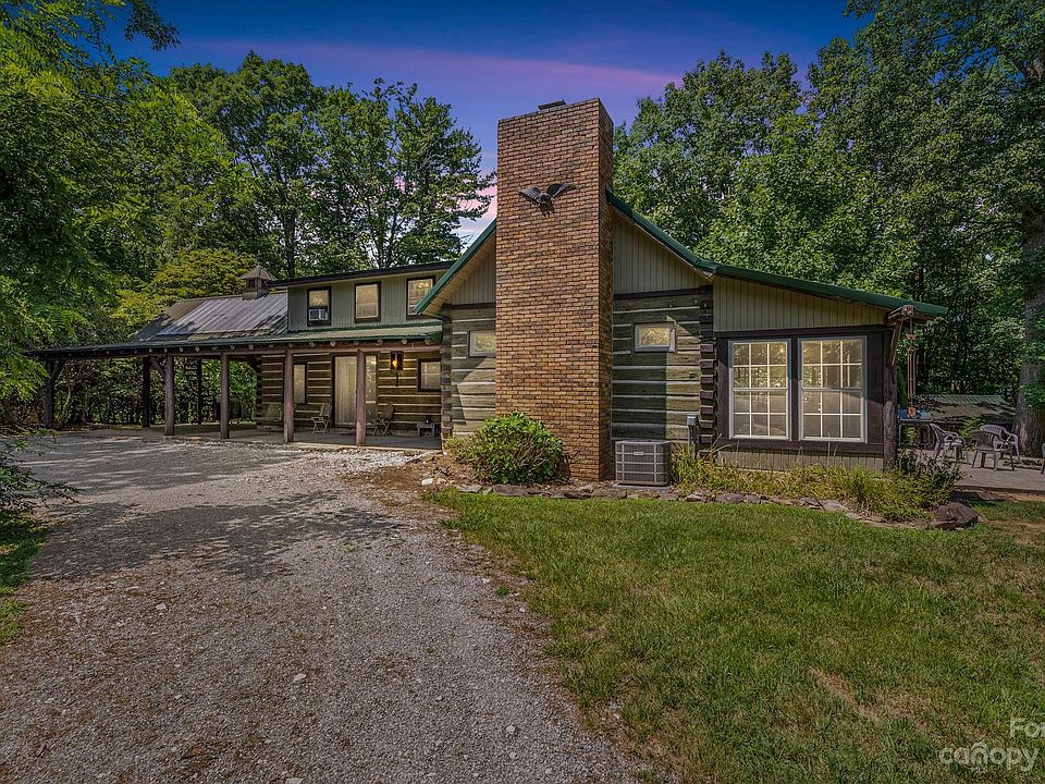 1st image of 221 Fiddlers Ln