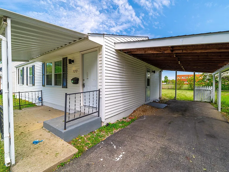 5272 Quincy Dr — Photo 2