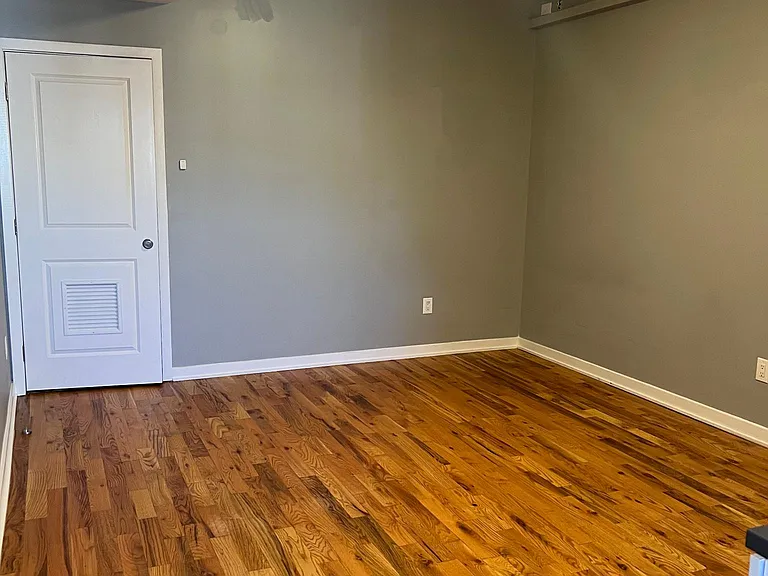 535 N Budd St #E3 — Photo 6