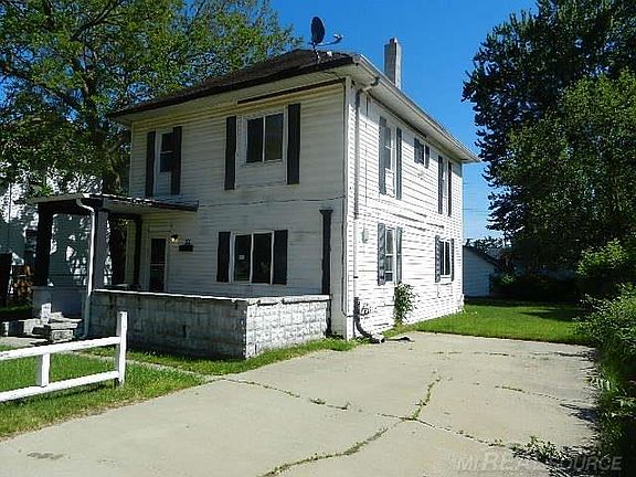3rd image of 33 Parkview Ave