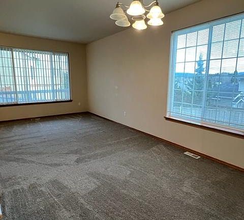 4th image of 7210 282nd Pl NW
