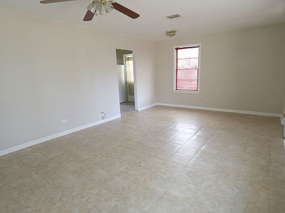 2nd image of 204 Rosewood Dr