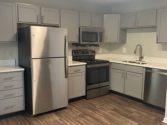 5th image of 4706 Hawthorne Place Dr #4