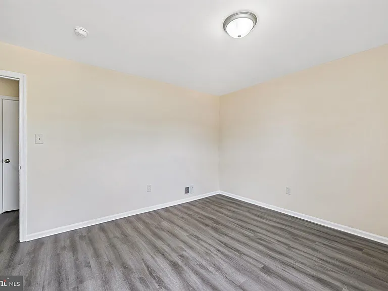 8805 Bolero Ct — Photo 40