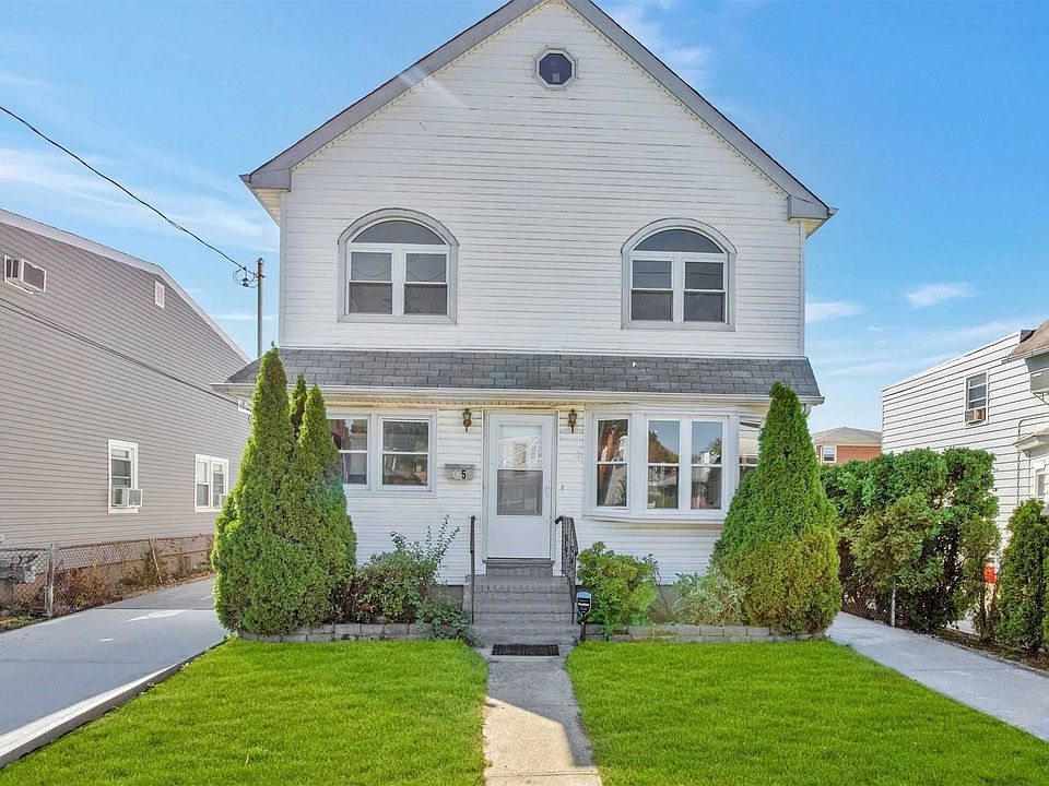 1st image of 925 Stewart Pl