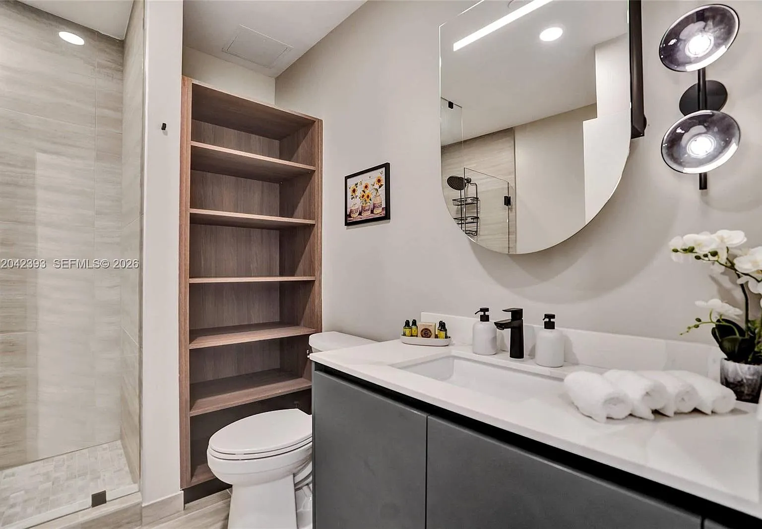 1 bed, 1.0 bath, 411 sqft, $4,380 — Photo 2