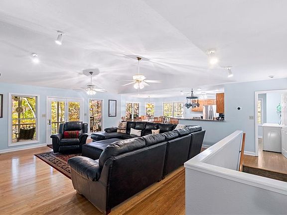 4th image of 339 Wehunt Rd