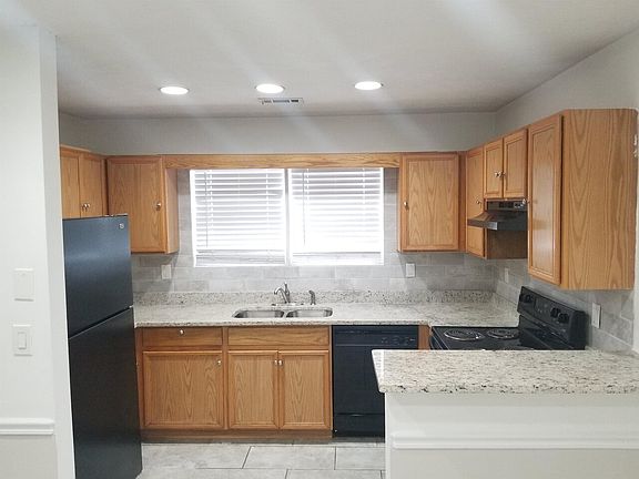 4th image of 686 Morrow Rd