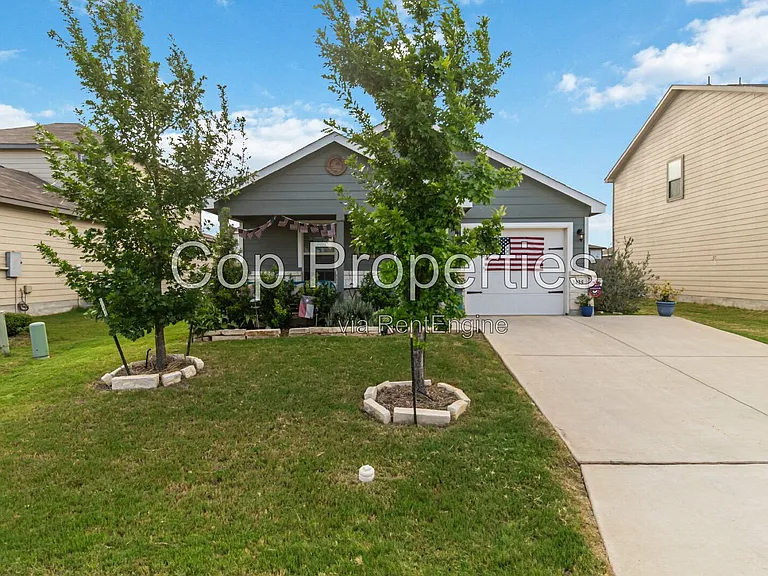 2425 Ayers Dr — Photo 4