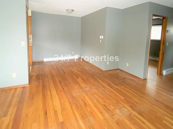 3rd image of 1435 SE Glenwood St #5000205