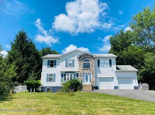 1655 Glade Dr, Long Pond, PA