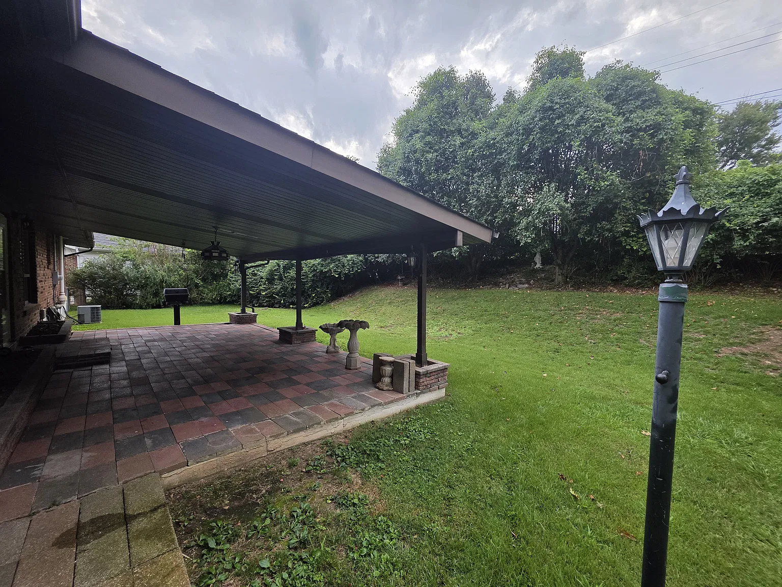 3 bed, 1.5 bath, 1900 sqft, $2,500 — Photo 4