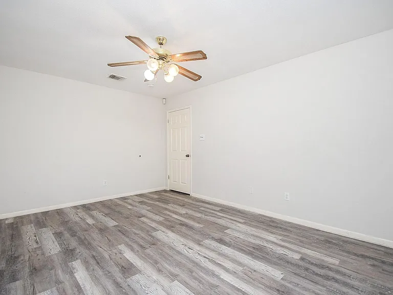 11915 N Hanworth Dr — Photo 32