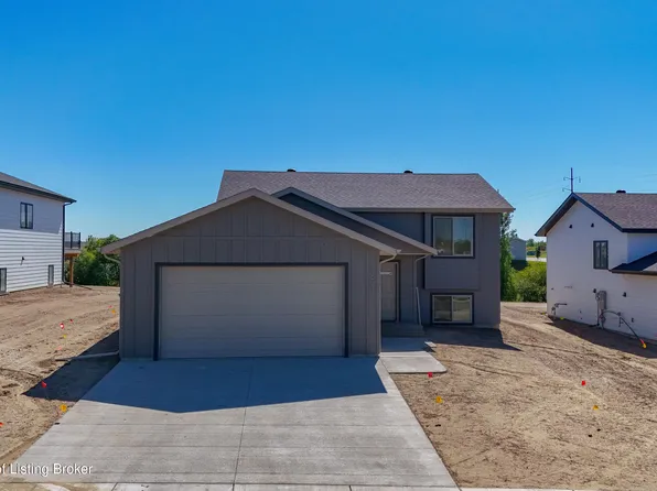 1671 Wahl St, Dickinson, ND 58601