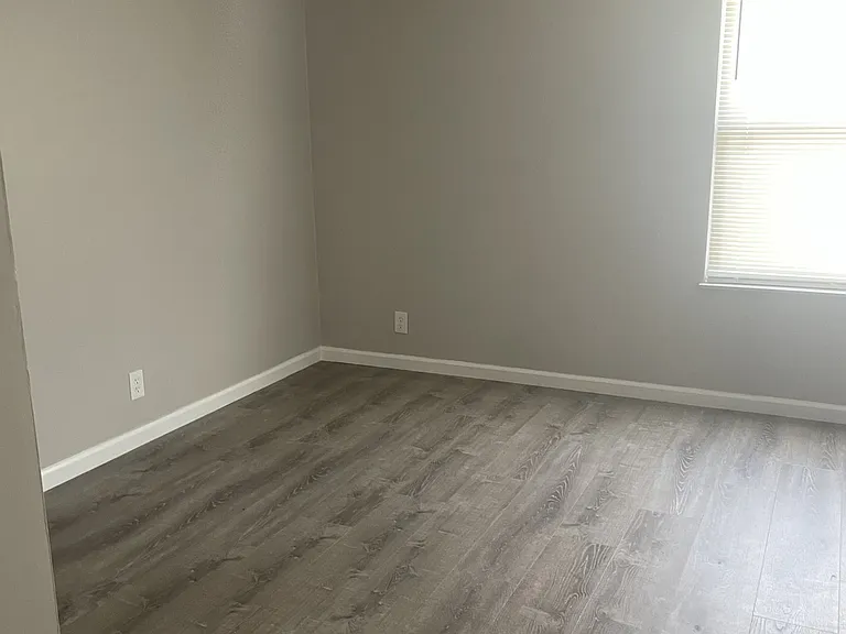 4800 Scheel Rd — Photo 15