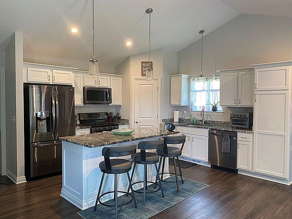4th image of 13521 Cambridge Ct #83