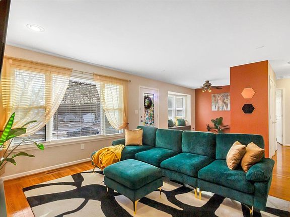 3rd image of 525 Laurel Ave
