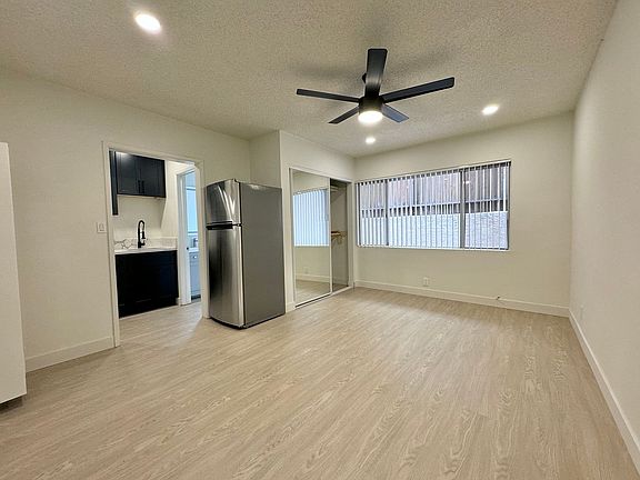 2nd image of 3623 Keystone Ave APT 6