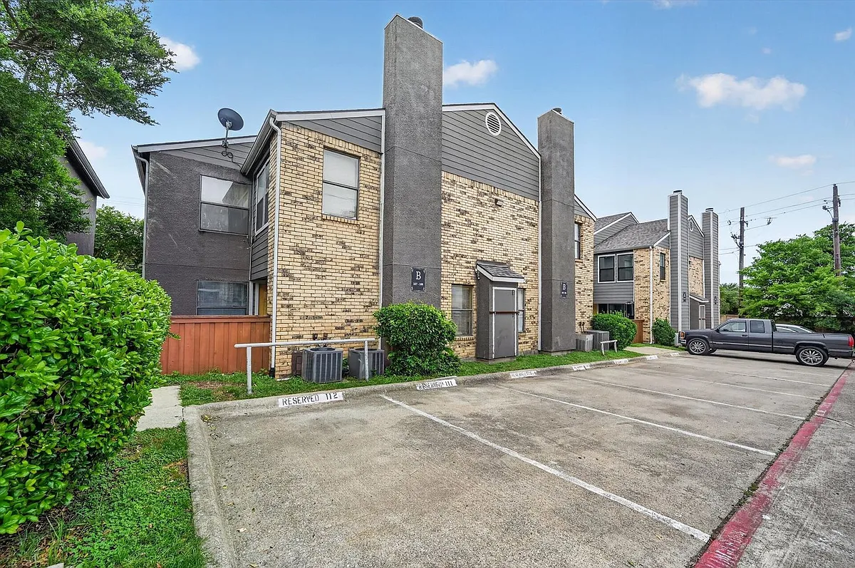 Building Photo - 9170 Forest Ln #107