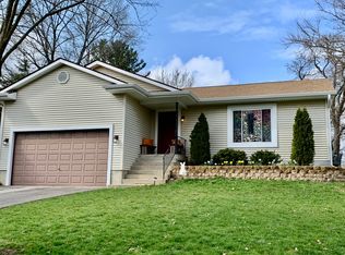 7722 Gene Dr, Wonder Lake, IL 60097