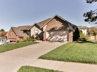 5692 S Fox Hollow Ave, Springfield, MO 65810