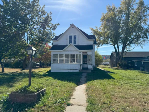 112 Market St E, Wabasha, MN 55981