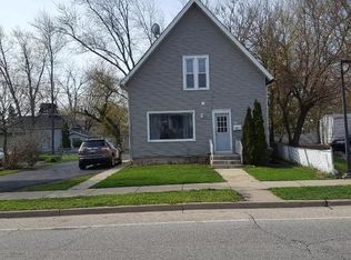 761 Walnut Ave, Elgin, IL 60123