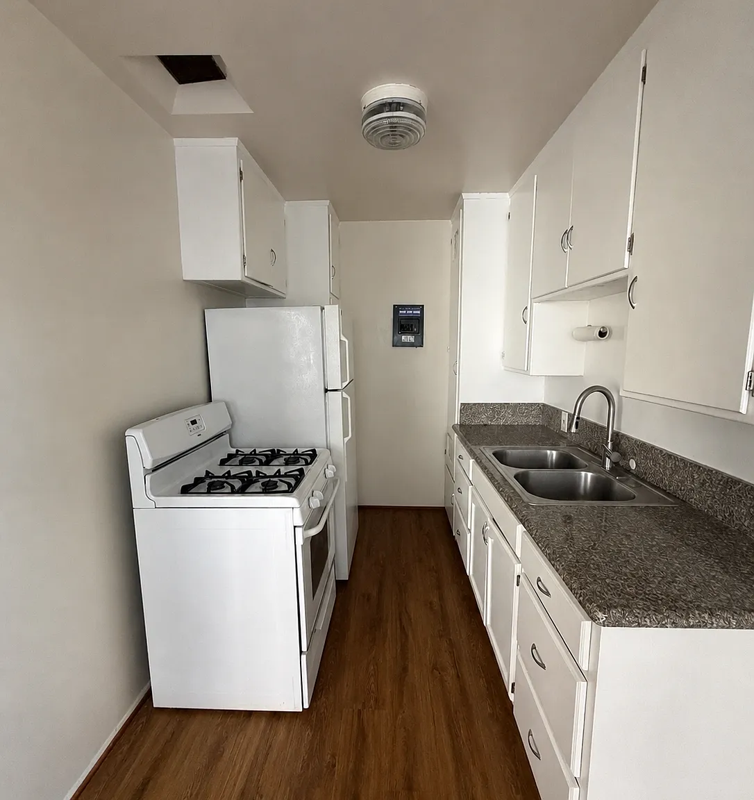 11927 Culver Blvd — Photo 3