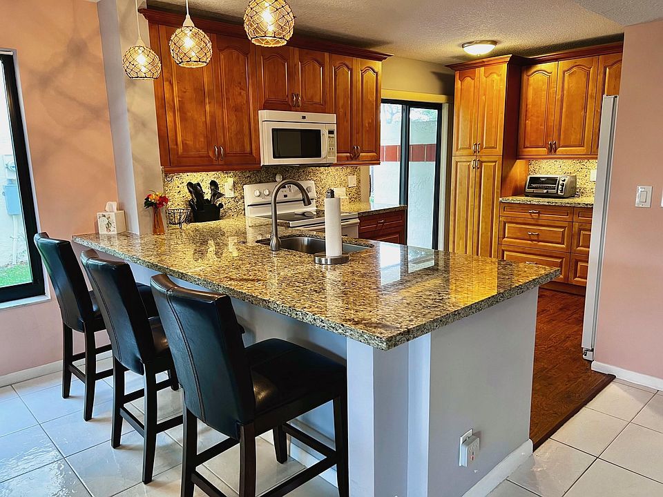 1st image of 10647 Ocean Palm Way #102
