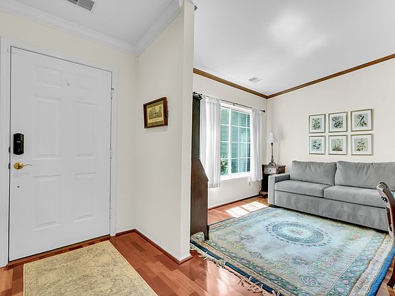 3rd image of 28 Huquenin Ln