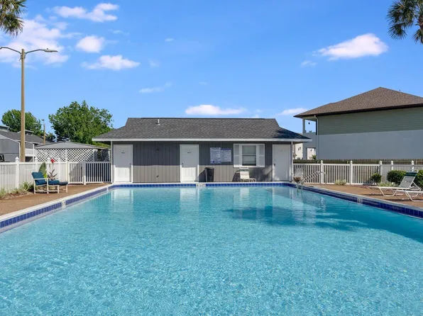 26 Court Dr #26, Destin, FL 32541