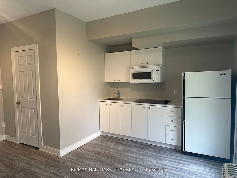 540 Essa Rd #38 — Photo 5