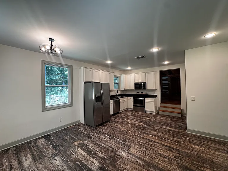 8668 Poplar Creek Rd — Photo 3