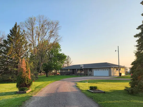 873 91st St, Pipestone, MN 56164