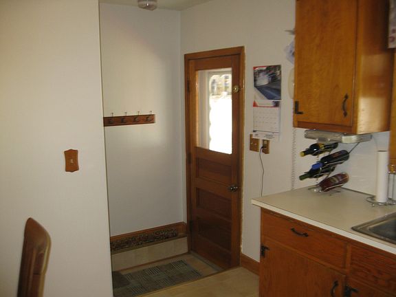 5th image of 3642 Salisbury Ave