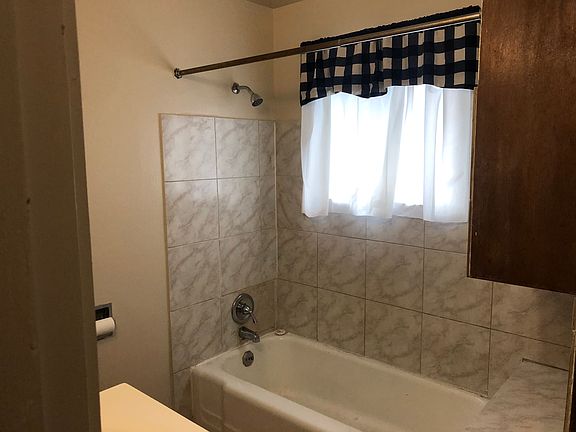 4th image of 238 E 62nd St
