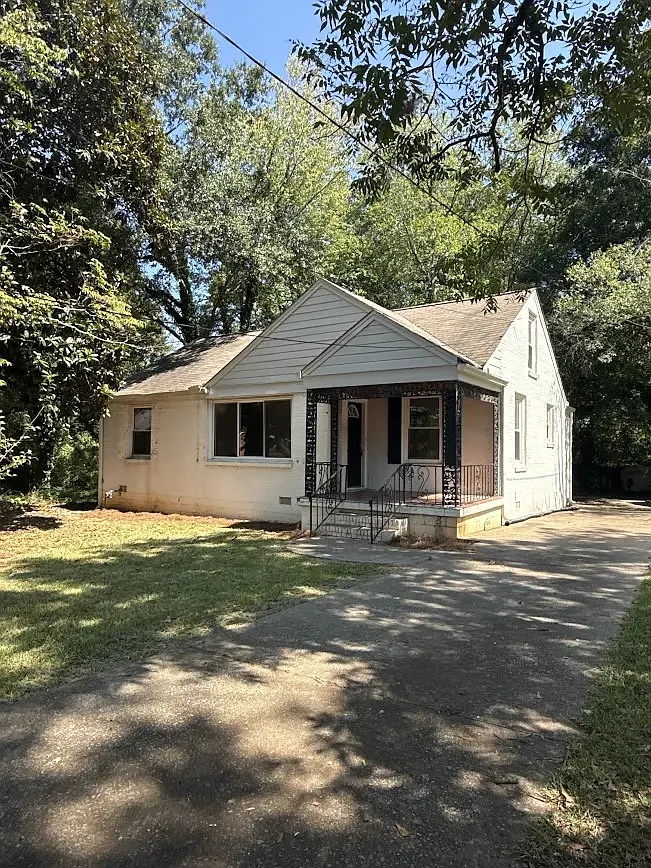 4 bed, 2.5 bath, 1800 sqft, $1,995 — Photo 1