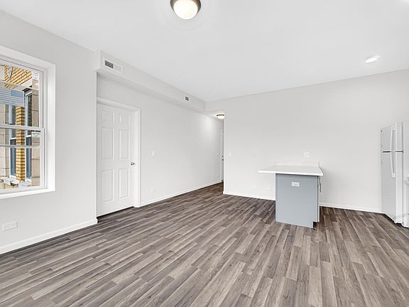 3rd image of 5225 W Washington Blvd #5223-4