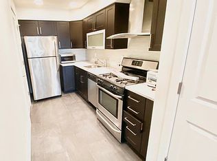 31-32 38th St #4A, Astoria, NY 11103