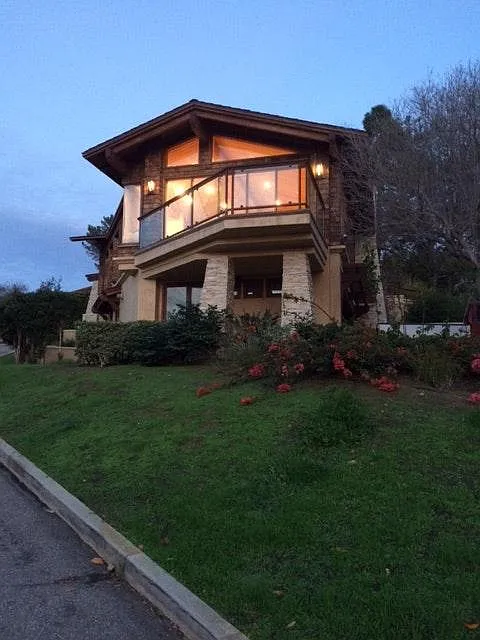610 Amphitheatre Drive — Photo 4