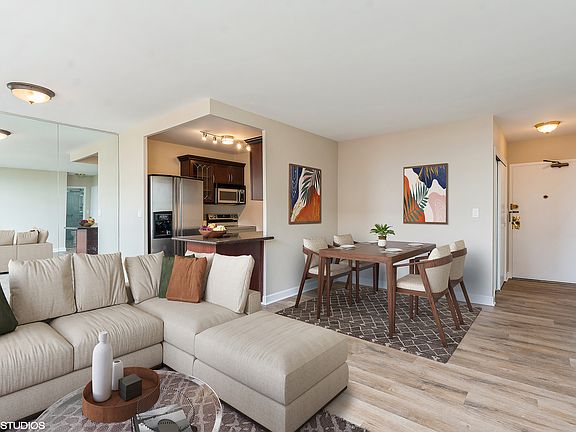 4th image of 3900 N Lake Shore Dr APT 20J