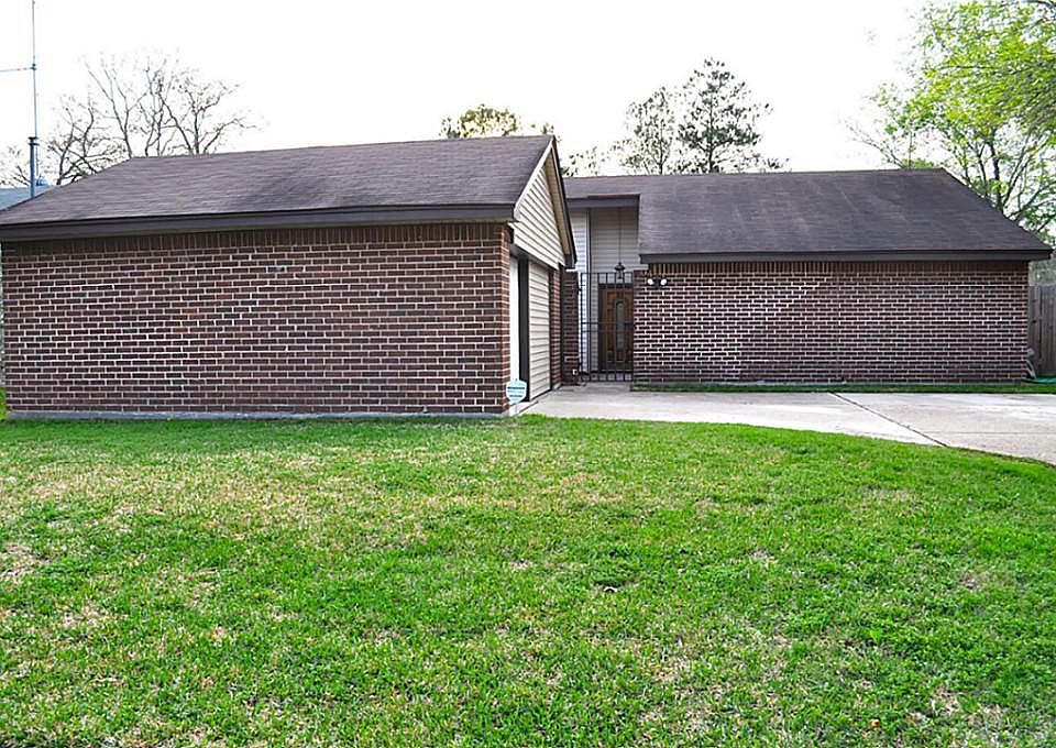 1st image of 16762 Gleneagle Dr N