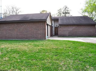 16762 Gleneagle Dr N, Conroe, TX 77385