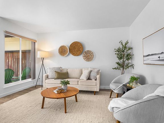 3rd image of 102 Palo Verde Ter