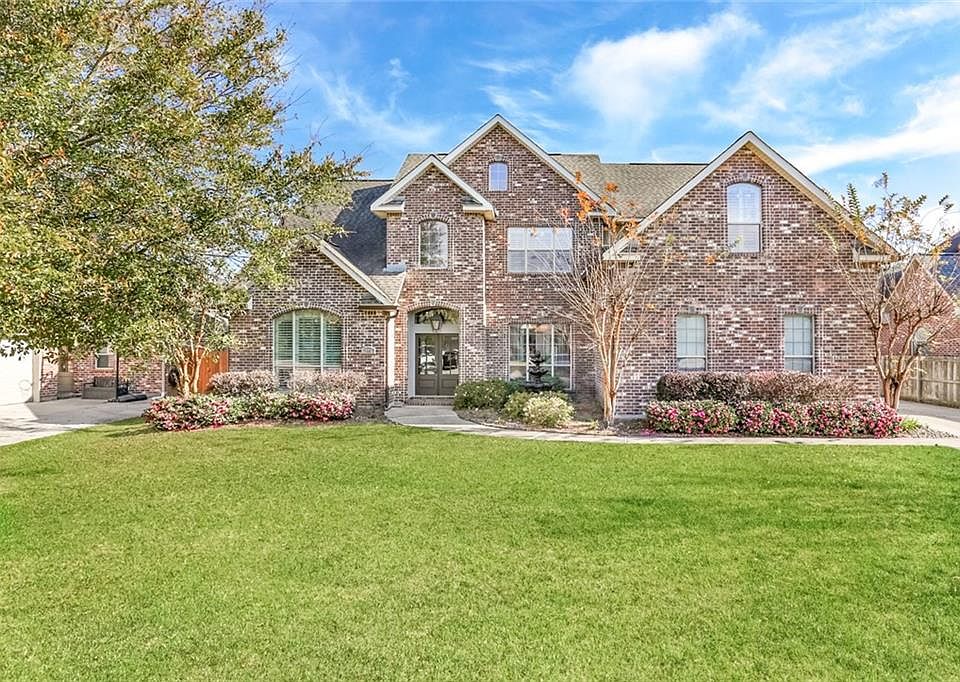 1st image of 364 Chateau Sonesta