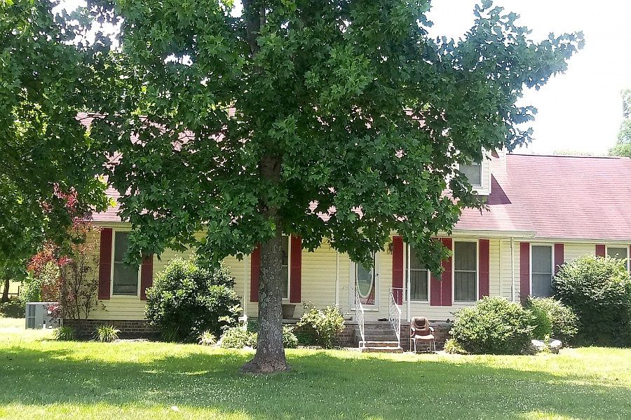1st image of 222 Gossett Dr
