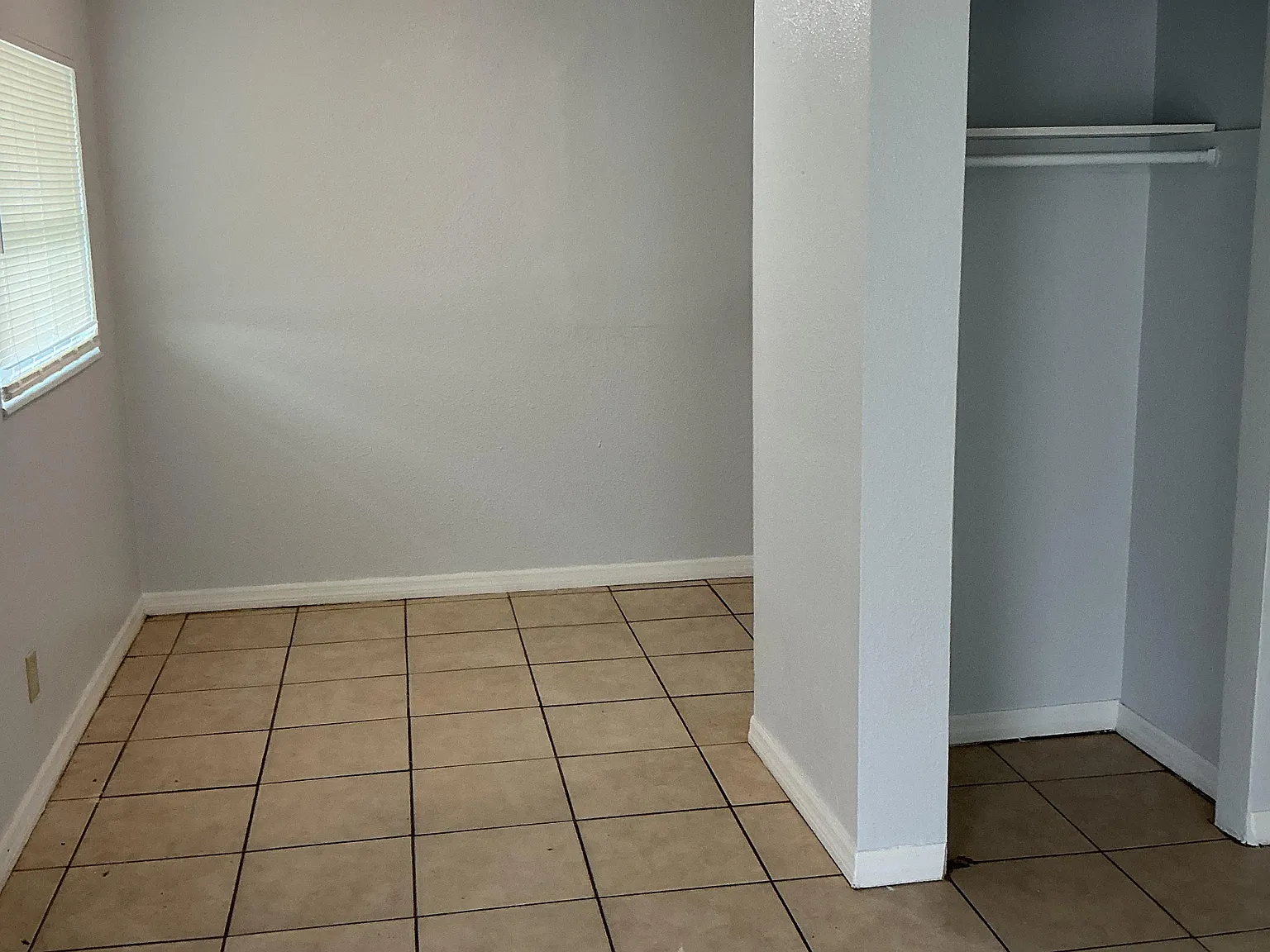 3 bed, 1028 sqft, $1,900 — Photo 3